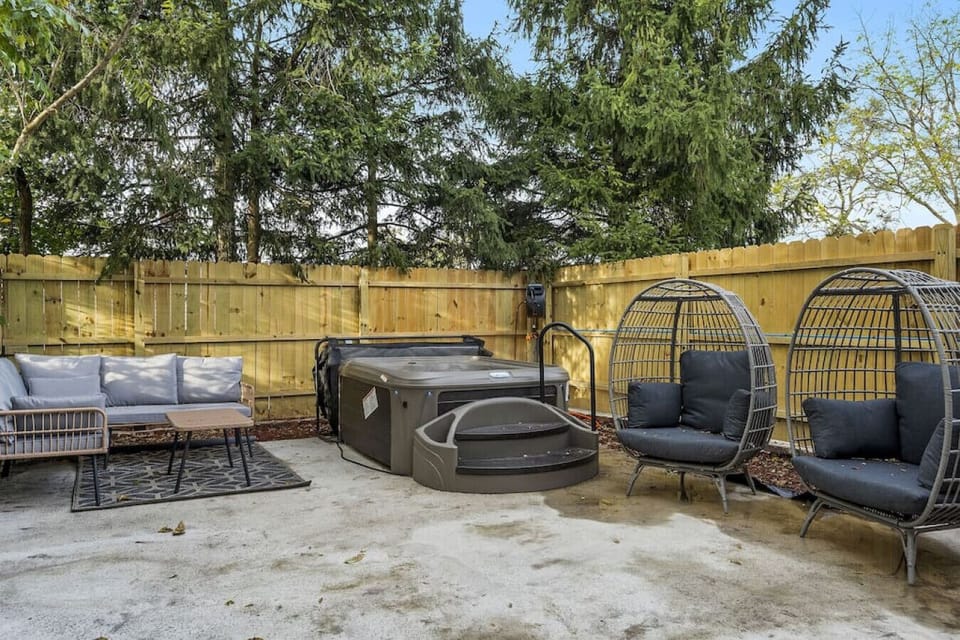 You can enjoy conversations with your friends and family while lounging on the outdoor furniture.