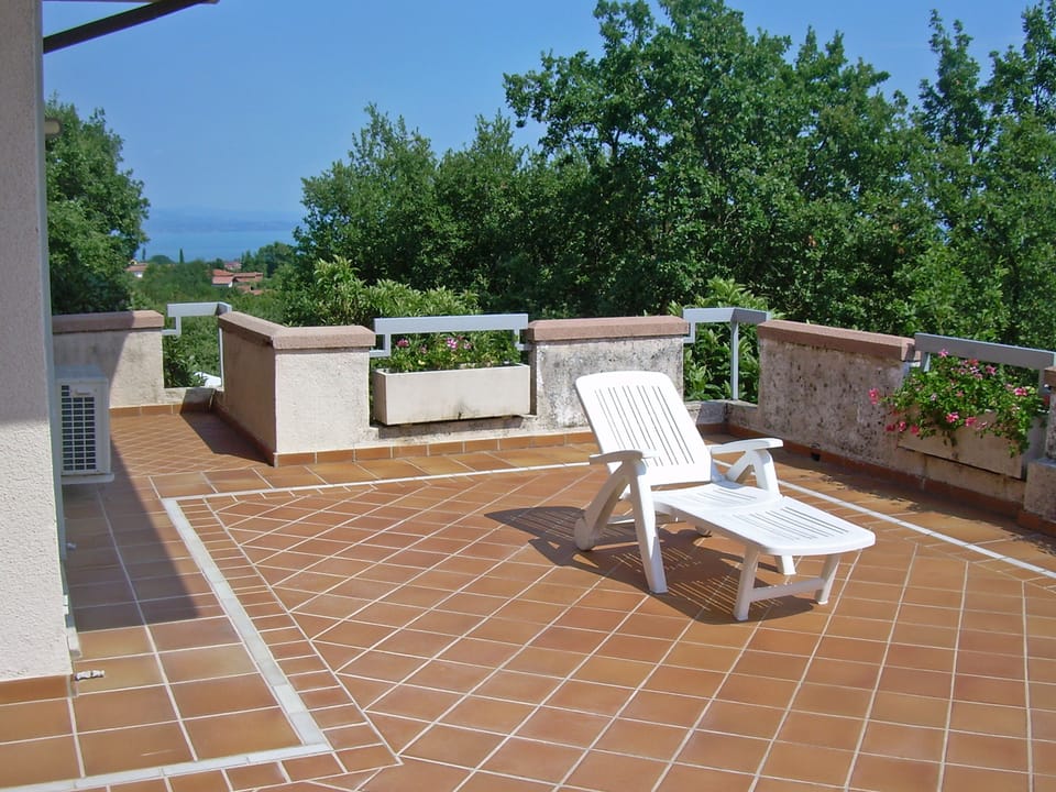 Basic Villa | Terrace/patio