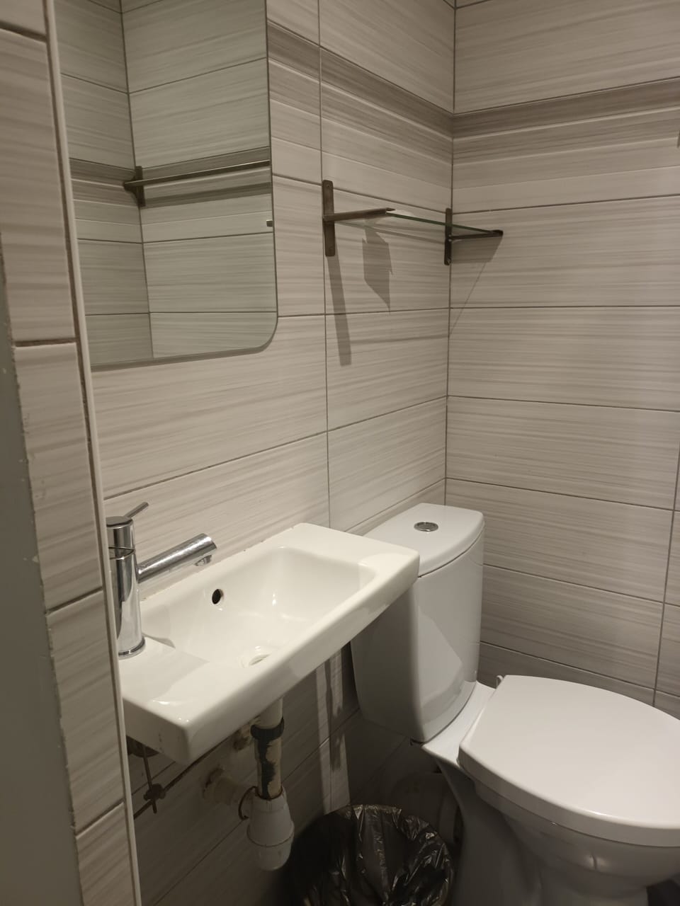 Basic Single Room, 1 Double Bed | Bathroom | Shower, hydromassage showerhead, slippers