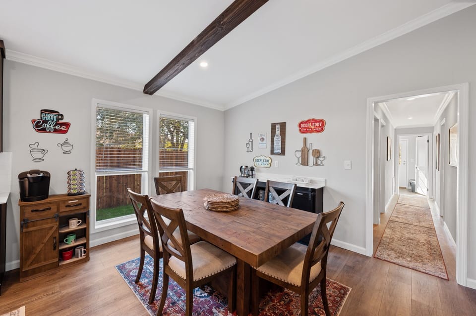 Dining room with coffee nook