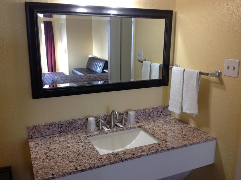 Bathroom sink