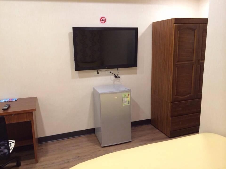 Desk, iron/ironing board, free WiFi