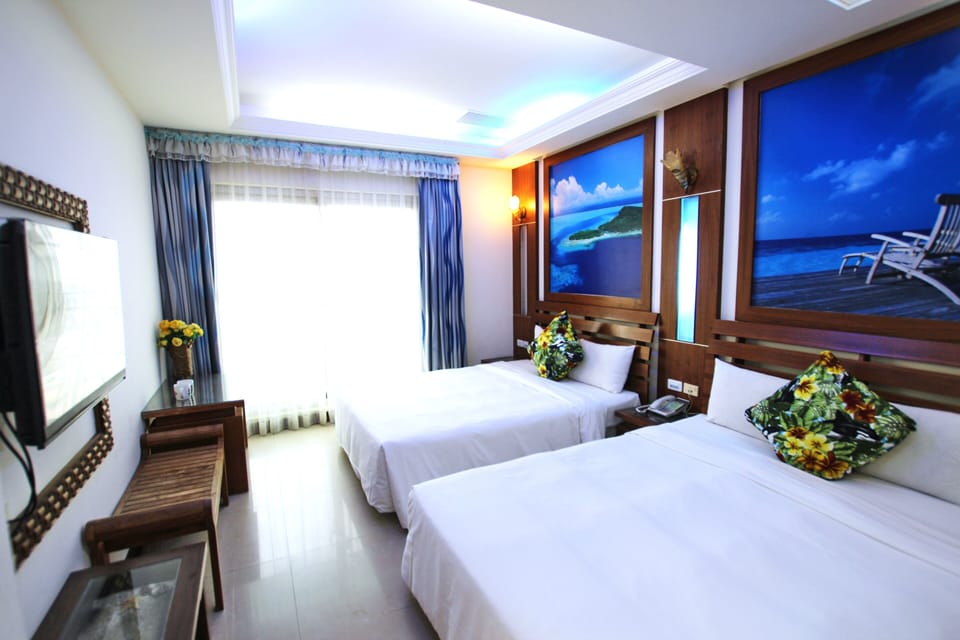 Quadruple Room, Balcony | Desk, soundproofing, rollaway beds, free WiFi