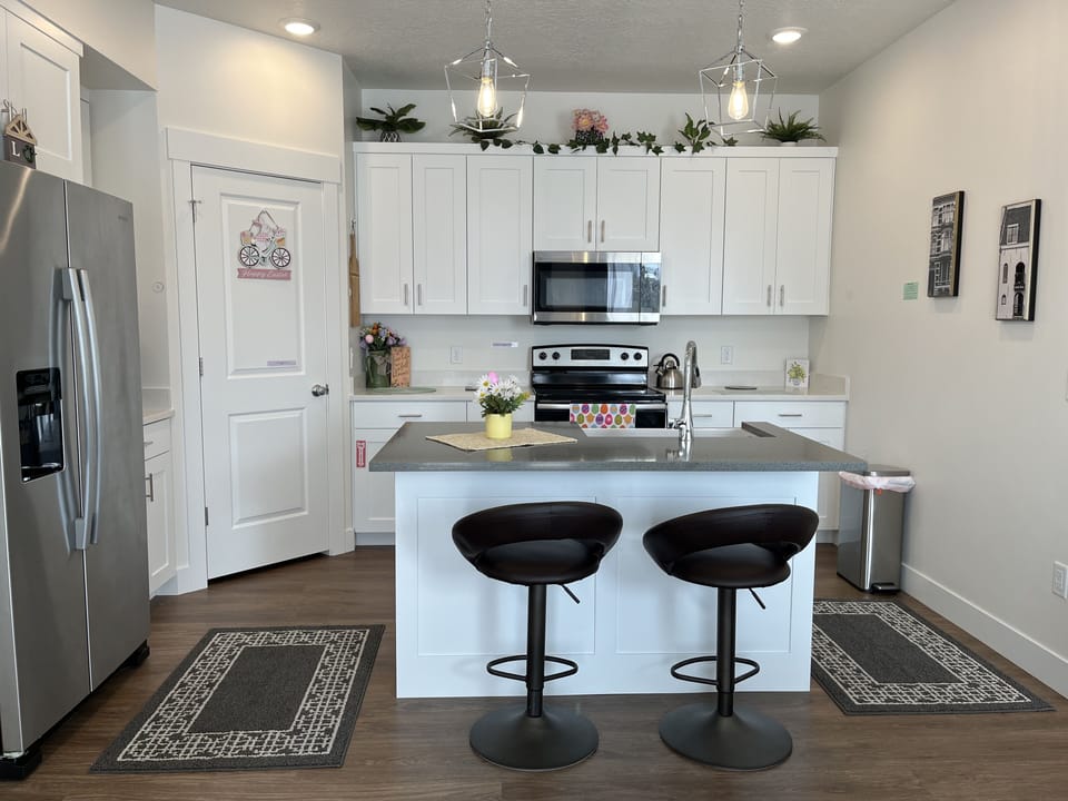 Full kitchen