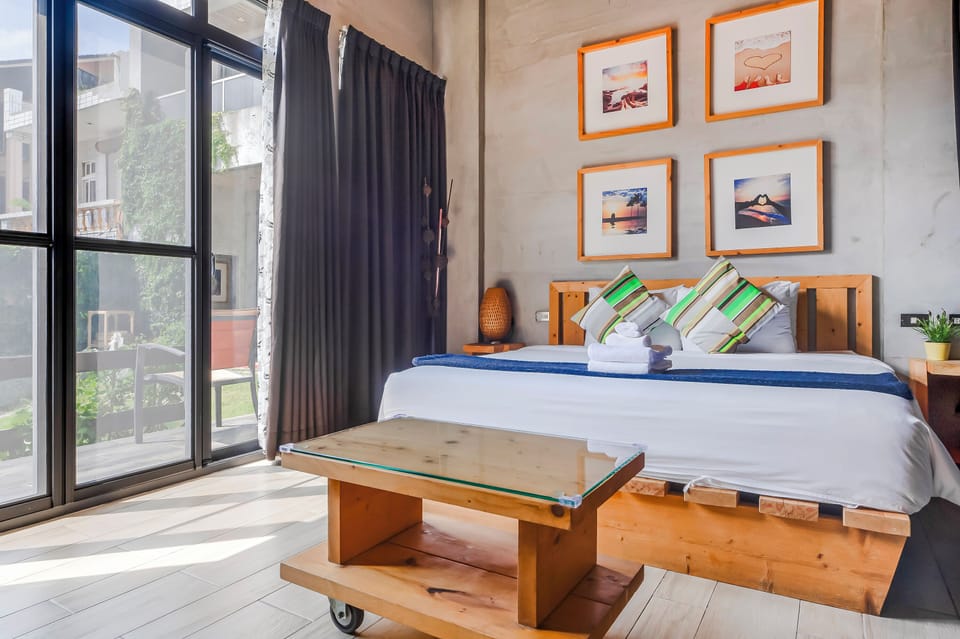 Deluxe Double Room with Bathtub | Blackout drapes, soundproofing, free WiFi, bed sheets
