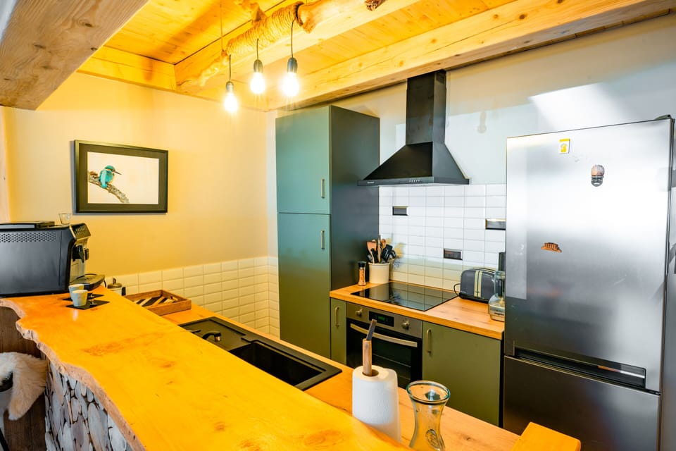 Exclusive Cottage, Ensuite, Mountain View (Le Cocon de Manon) | Private kitchen | Full-size fridge, microwave, oven, stovetop