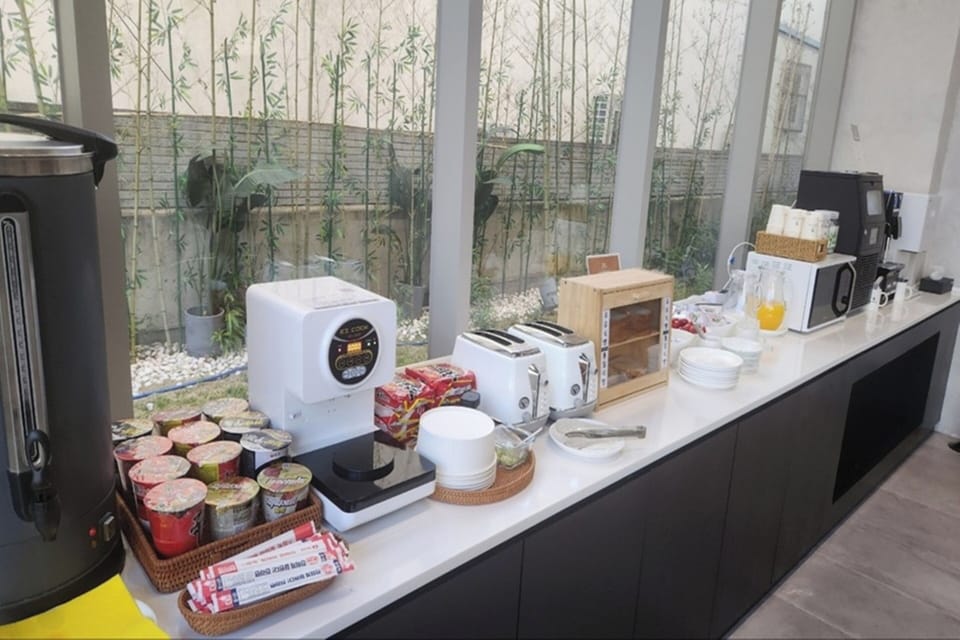 Free daily self-serve breakfast