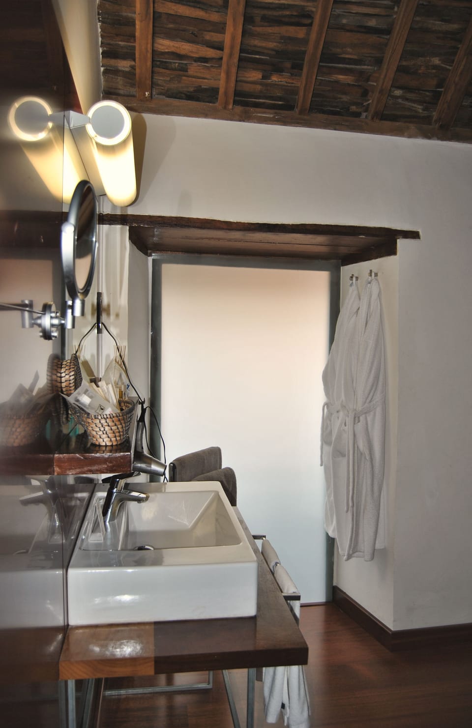 Double Room | Bathroom sink