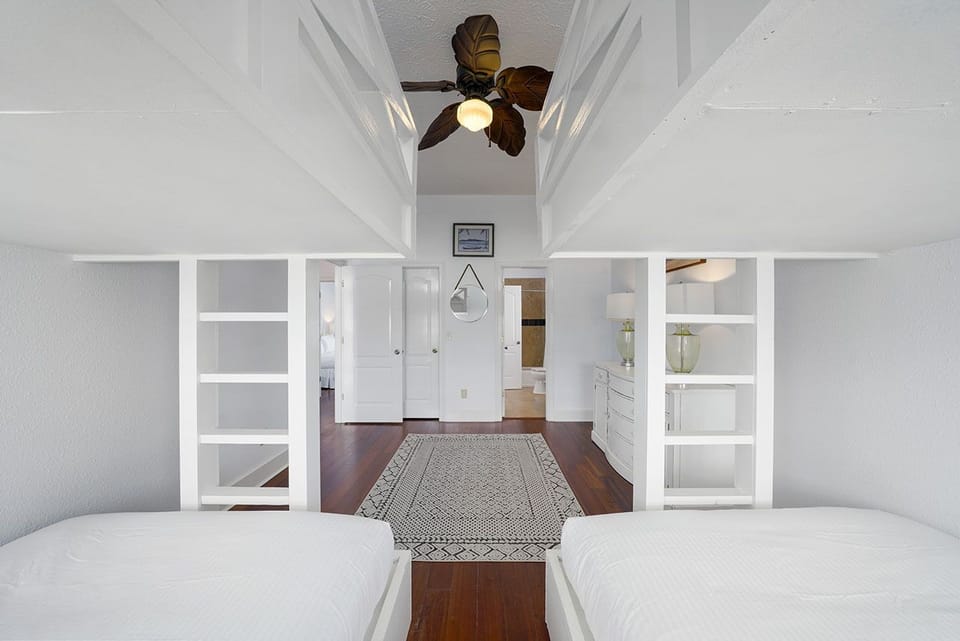 Inlet Getaway - Rosemary Beach - Bedroom