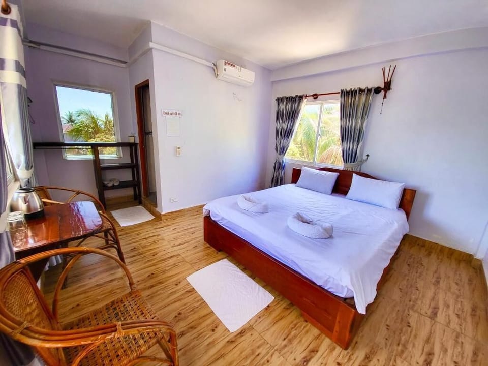 Free WiFi, bed sheets