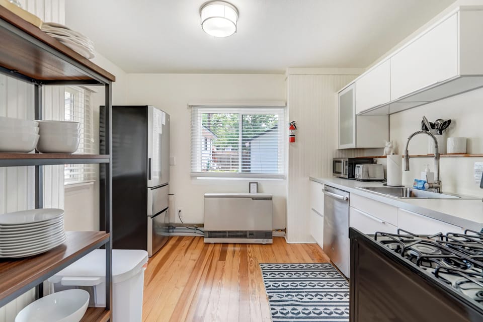 Fridge, microwave, oven, dishwasher