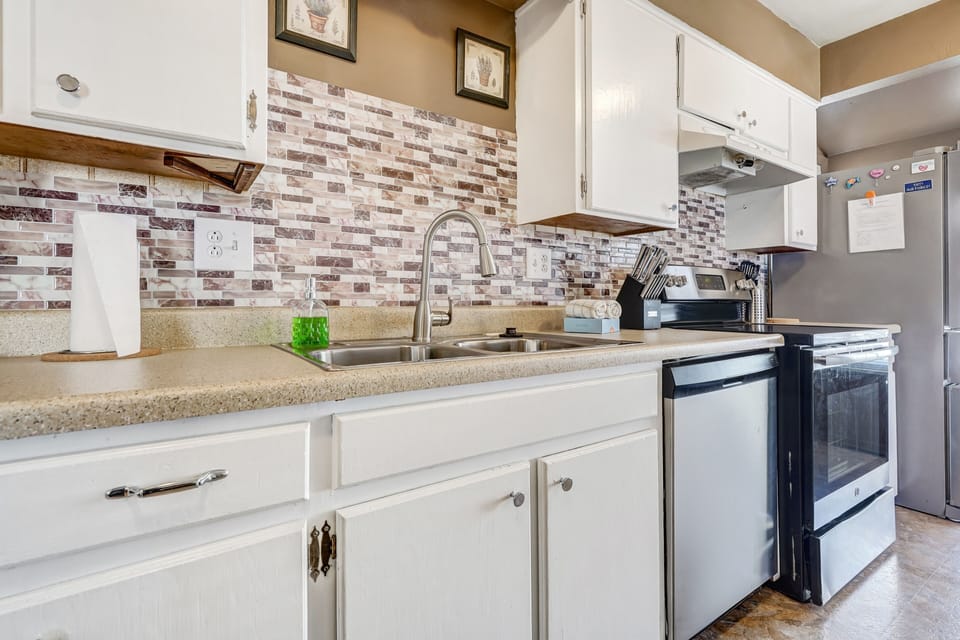 Fridge, oven, dishwasher, toaster