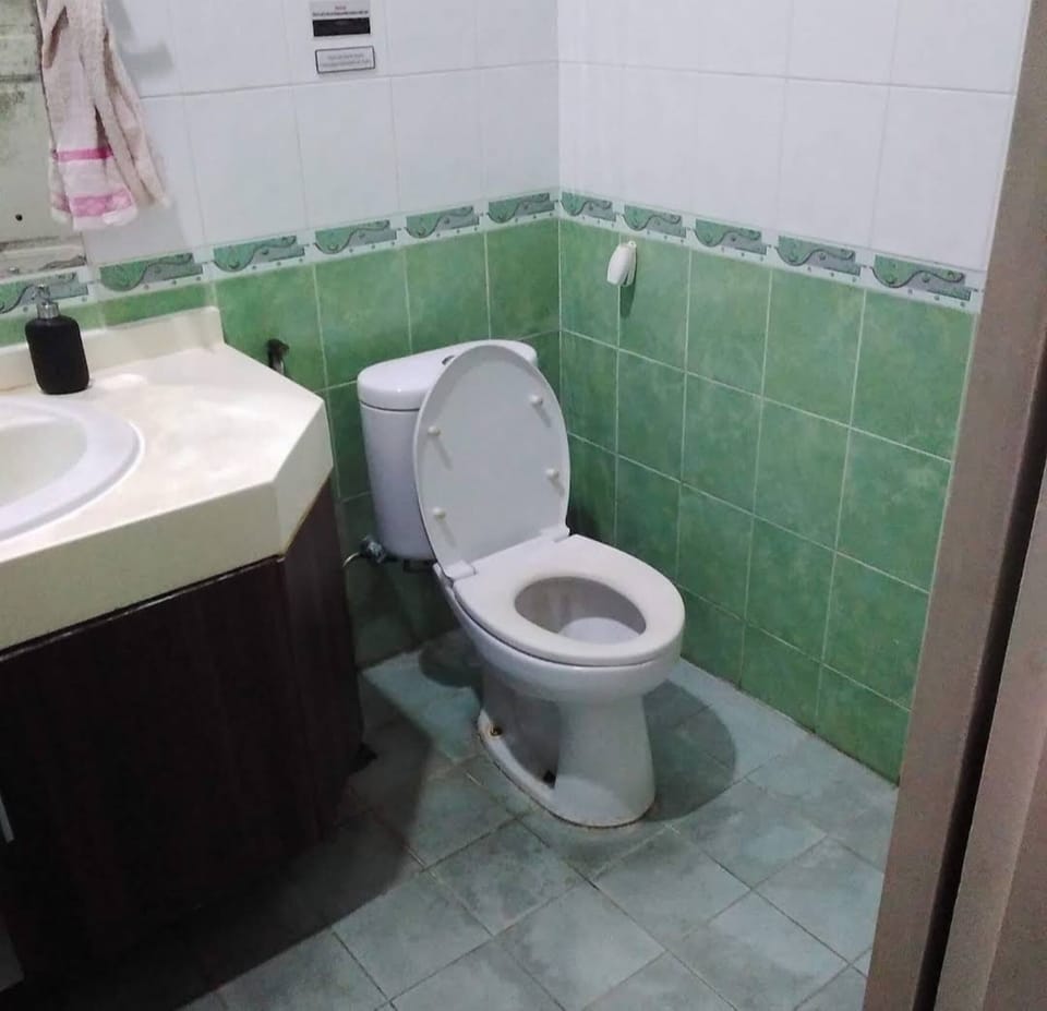 Standard Single Room | Bathroom | Shower, towels