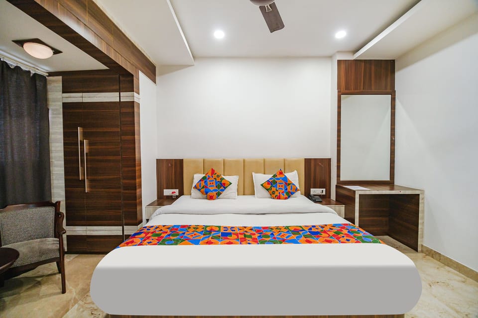 Egyptian cotton sheets, premium bedding, in-room safe, free WiFi