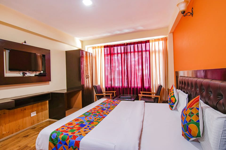 Egyptian cotton sheets, premium bedding, in-room safe, free WiFi