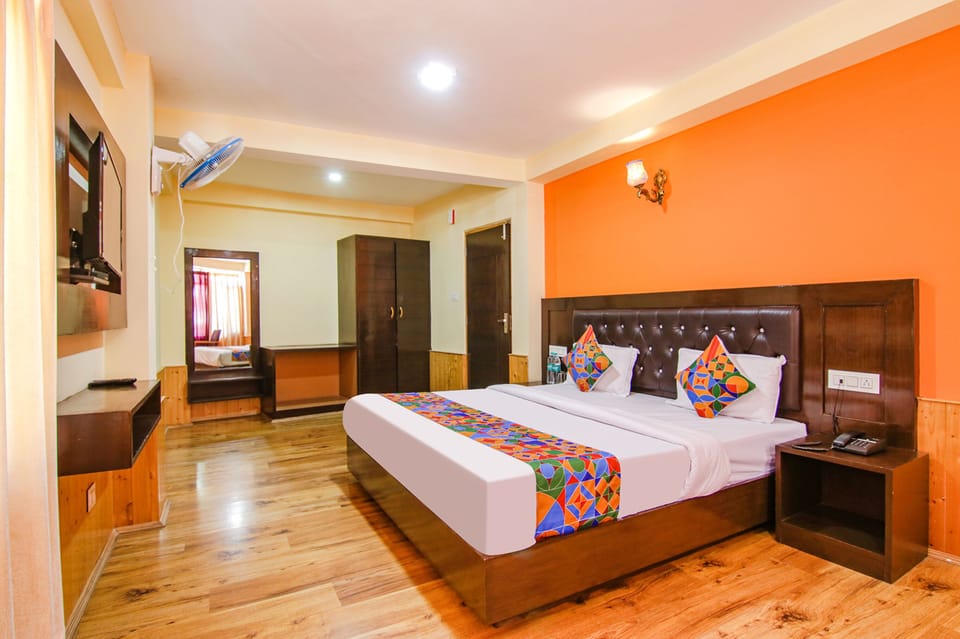 Family Room | Egyptian cotton sheets, premium bedding, in-room safe, free WiFi