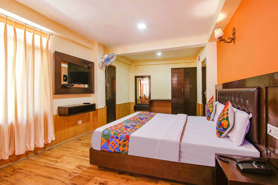 Egyptian cotton sheets, premium bedding, in-room safe, free WiFi