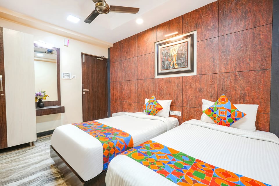 Egyptian cotton sheets, premium bedding, in-room safe, free WiFi