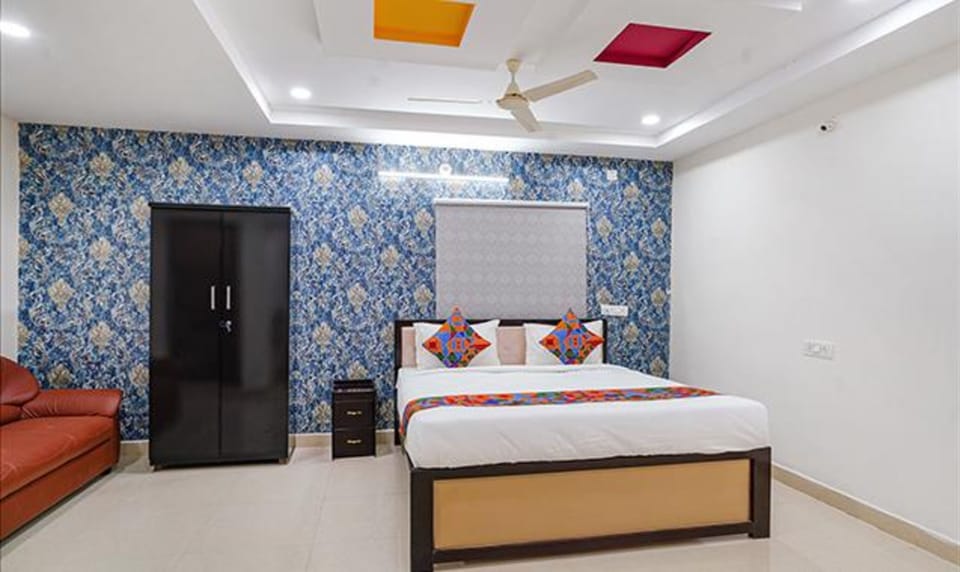 Egyptian cotton sheets, premium bedding, in-room safe, free WiFi