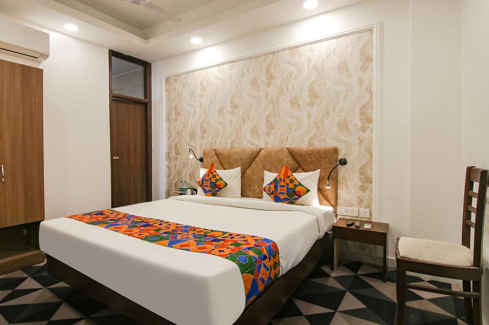 Deluxe Room | Egyptian cotton sheets, premium bedding, in-room safe, desk