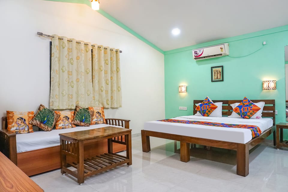 Egyptian cotton sheets, premium bedding, in-room safe