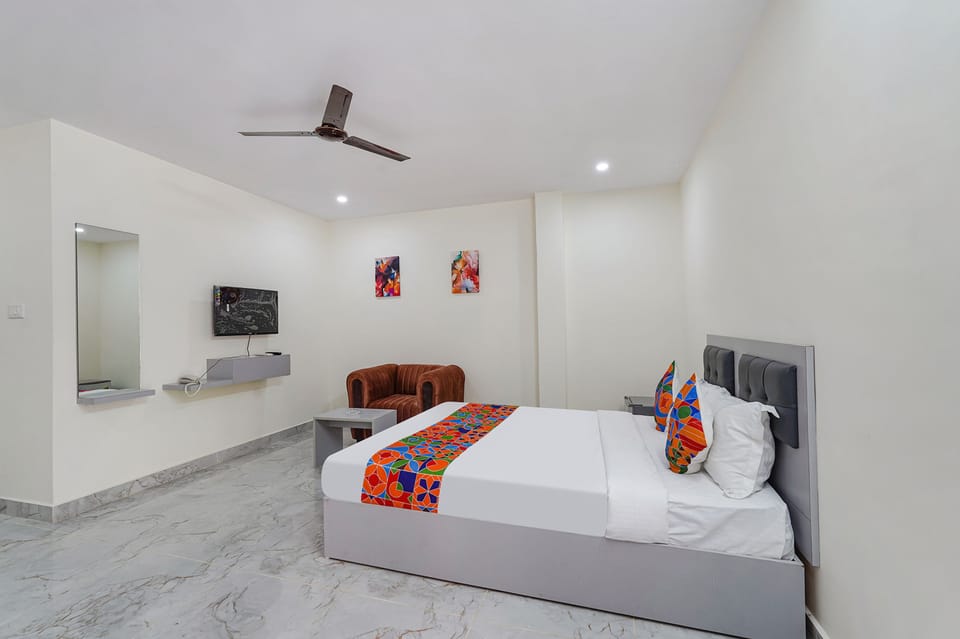 Egyptian cotton sheets, premium bedding, in-room safe, free WiFi