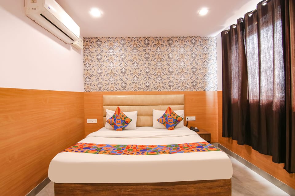 Luxury Room | Egyptian cotton sheets, premium bedding, in-room safe, free WiFi