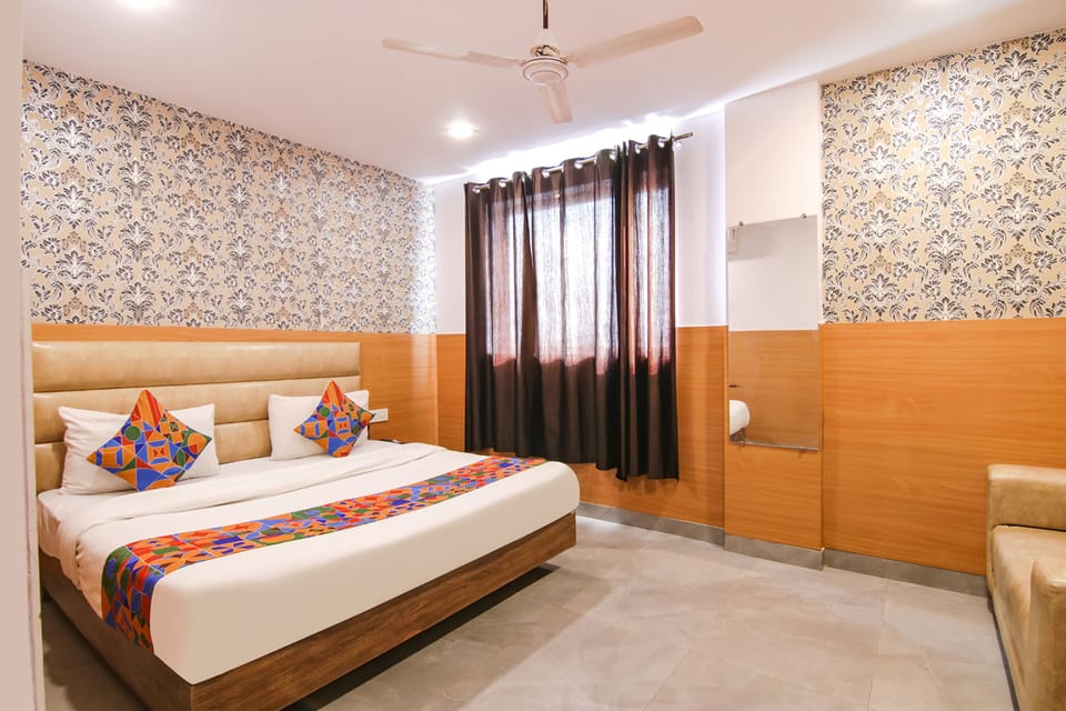 Luxury Room | Egyptian cotton sheets, premium bedding, in-room safe, free WiFi