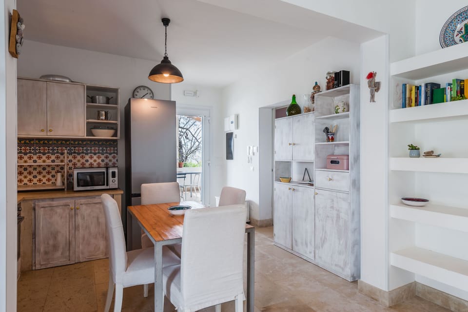 Basic Villa | Dining room