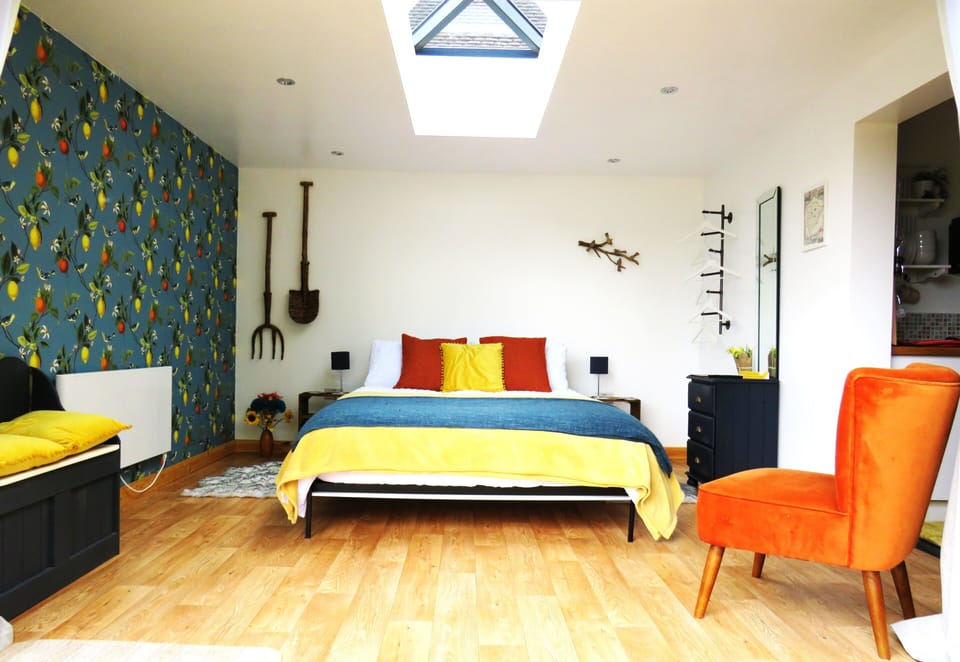 Private Garden Room - Rural Village Apartment in South Kesteven District