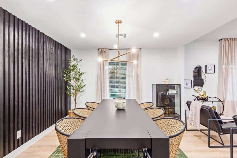 Modern Dining for up to 8