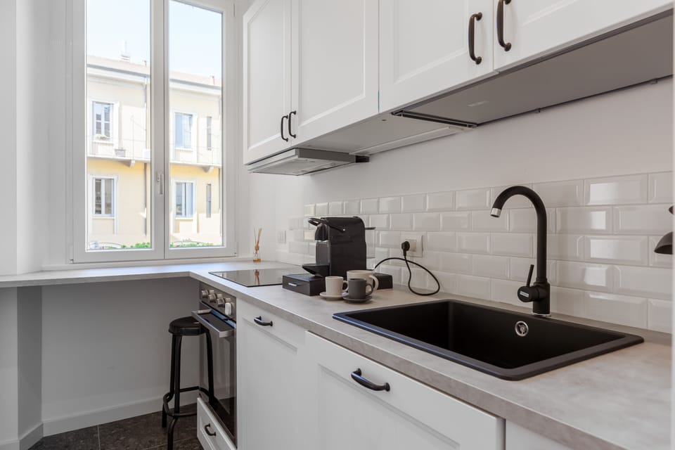 Family Apartment | Private kitchen | Full-size fridge, microwave, oven, stovetop