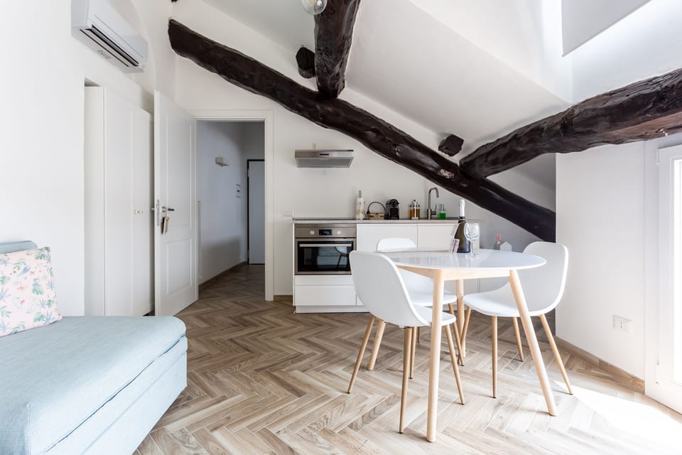 Comfort Apartment | Living area | Flat-screen TV