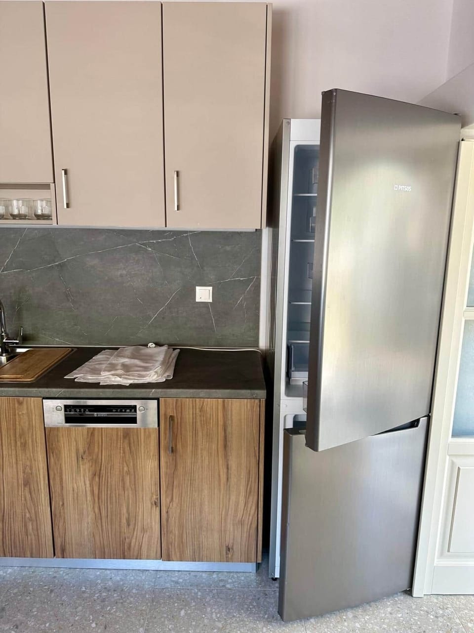Fridge and dishwasher