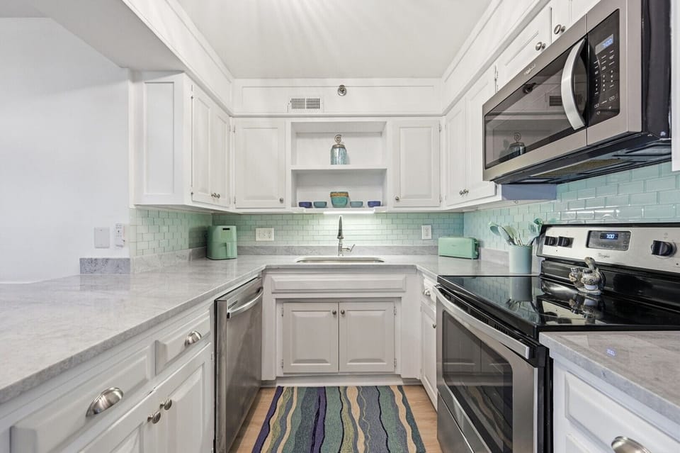 Kitchen - All Stainless Appliances