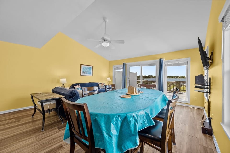 Dining Area - Outstanding Water Views