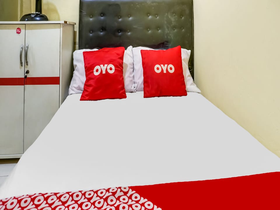 Economy Double Room | Bed sheets
