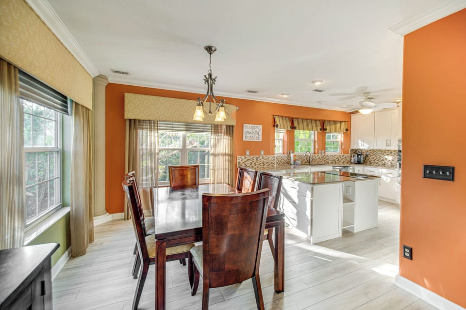 House (4 Bedrooms) | Interior