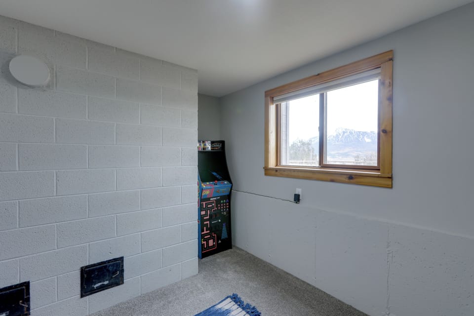 House (5 Bedrooms) | Interior