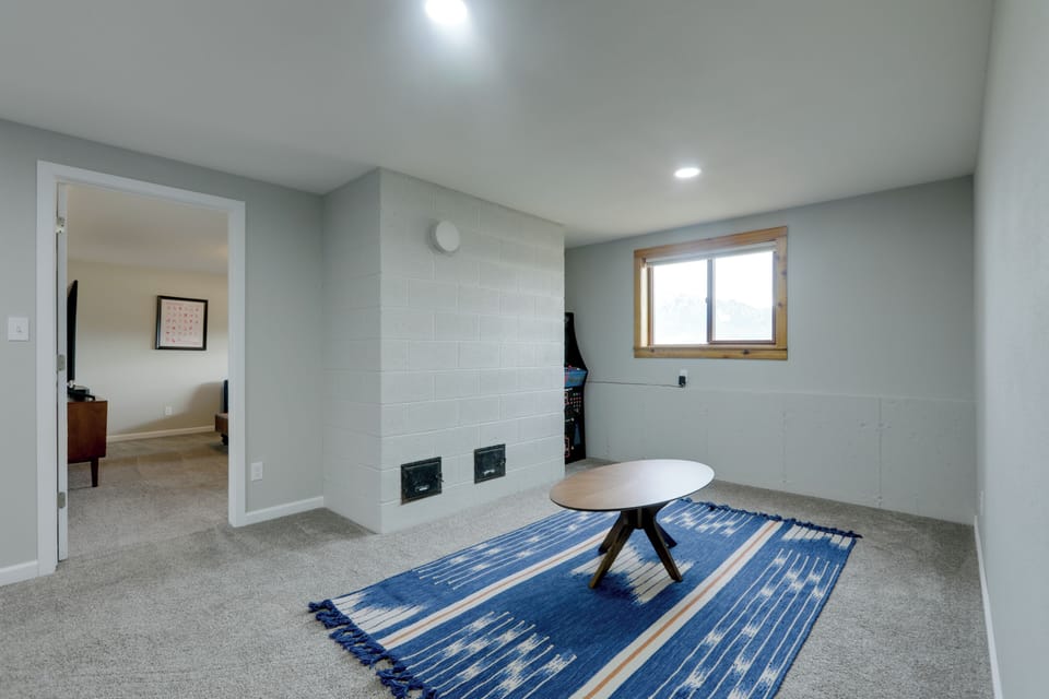 House (5 Bedrooms) | Interior
