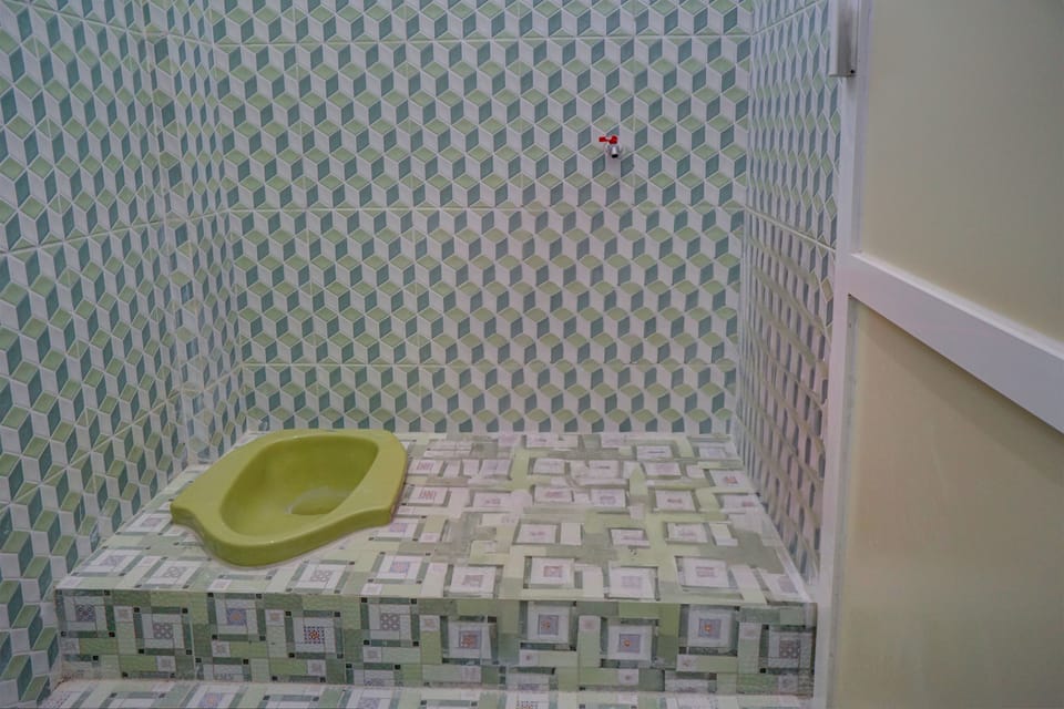 Standard Single Room | Bathroom | Shower, towels