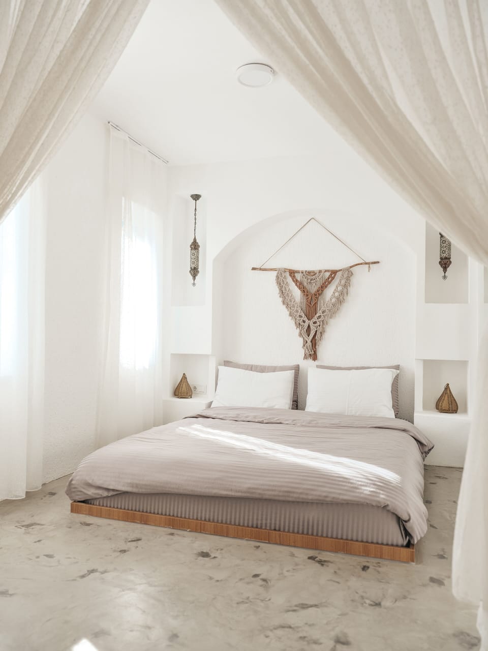 Hypo-allergenic bedding available, minibar, blackout drapes