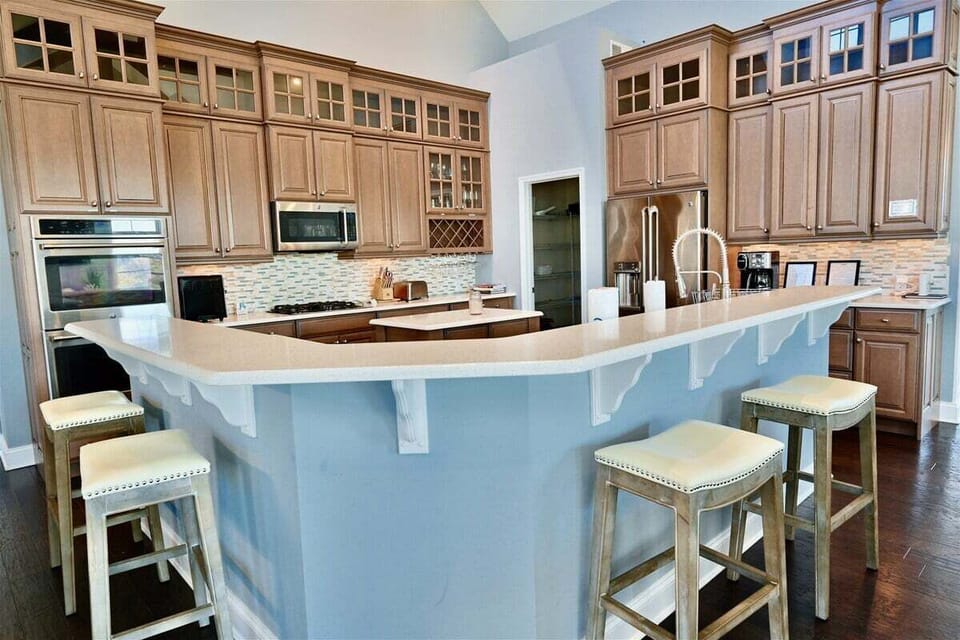 Large kitchen with seating for 4