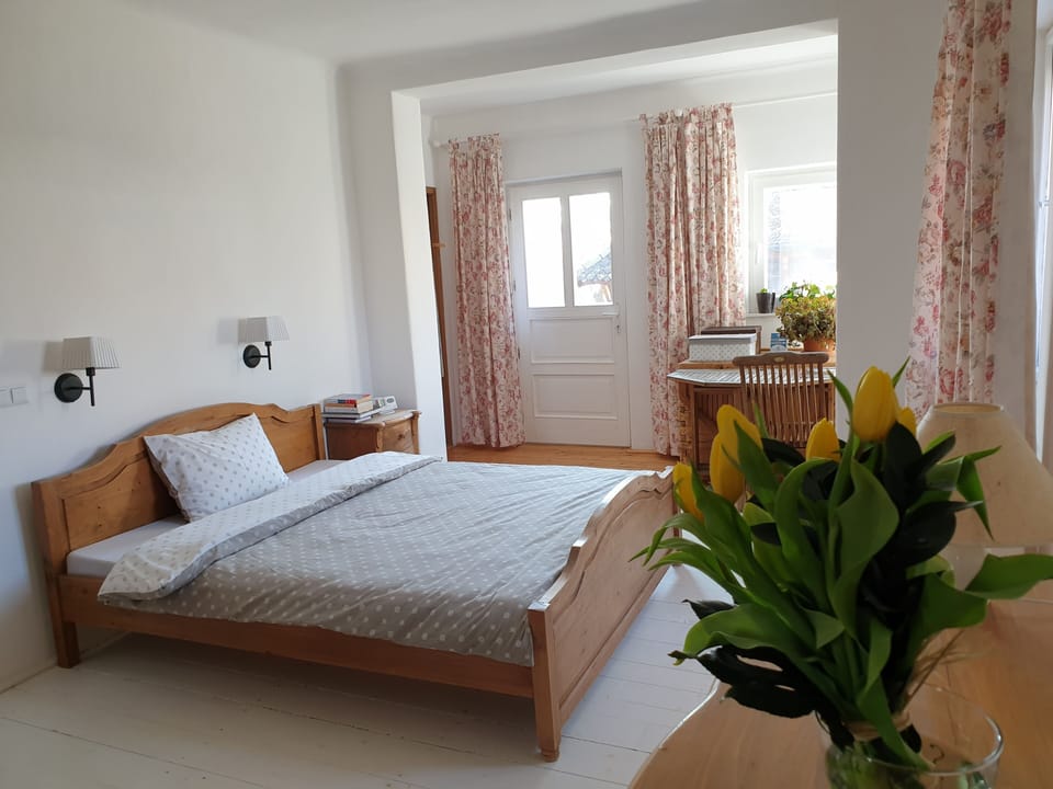 Comfort Room | Individually decorated, individually furnished, soundproofing