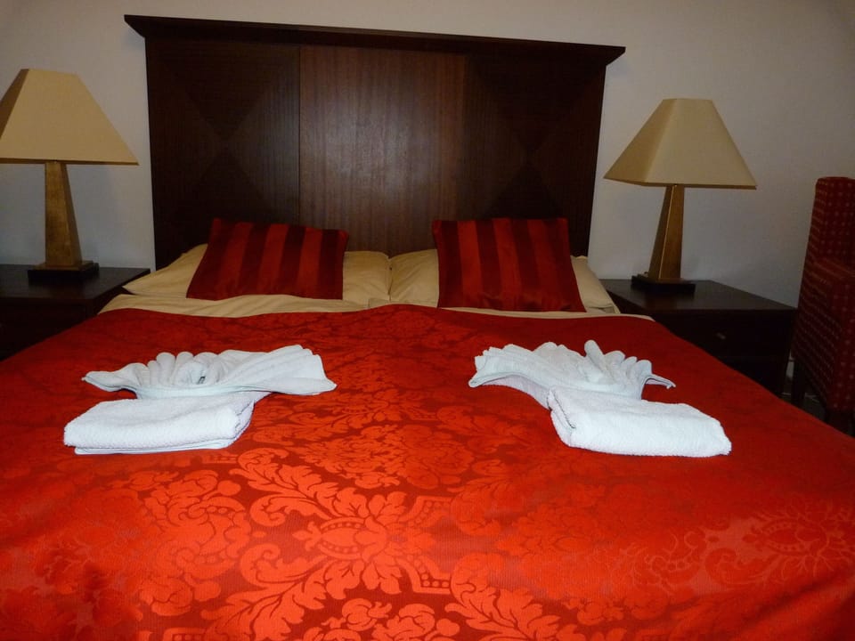 Standard Double or Twin Room, 1 Bedroom | In-room safe, free WiFi, bed sheets