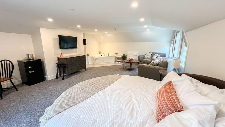 Wild Indigo | 1 bedroom, premium bedding, free WiFi, bed sheets