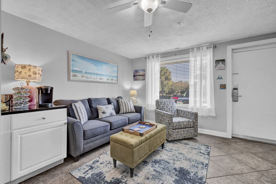 Beautifully decorated unit