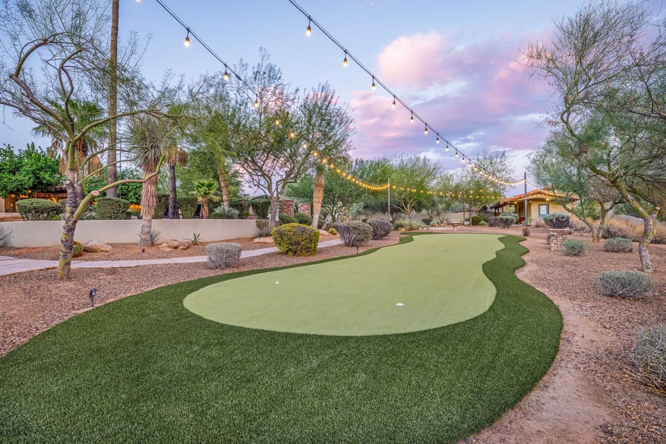 Huge outdoor putting green. 