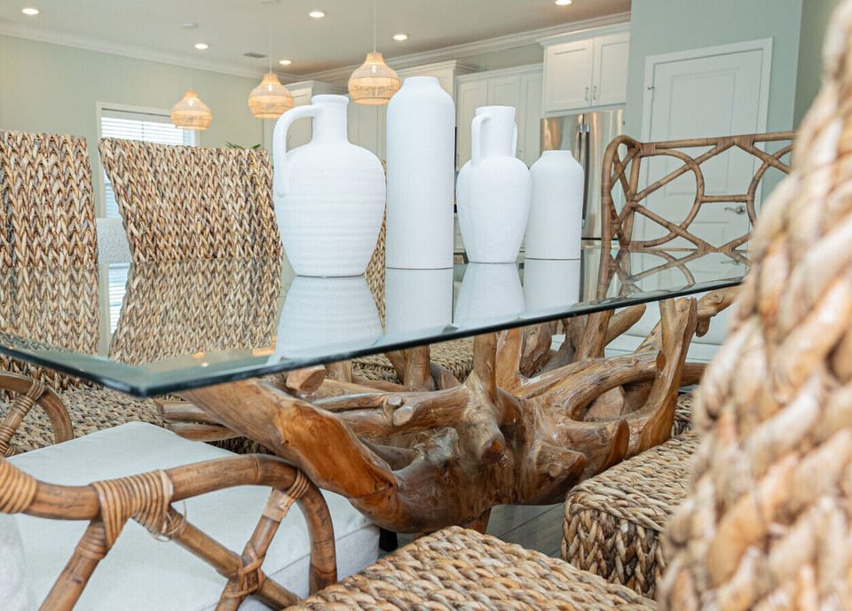 Stylish and sophisticated. Our dining area sets the scene for memorable evenings.