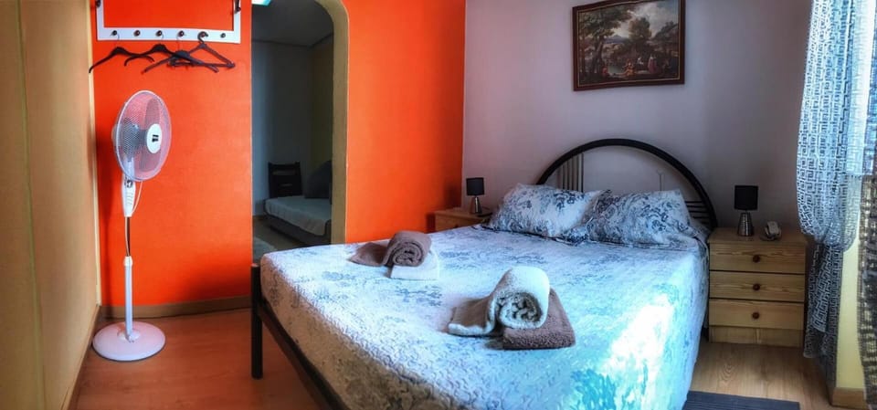 Suite, Private Bathroom | Desk, iron/ironing board, free WiFi, bed sheets